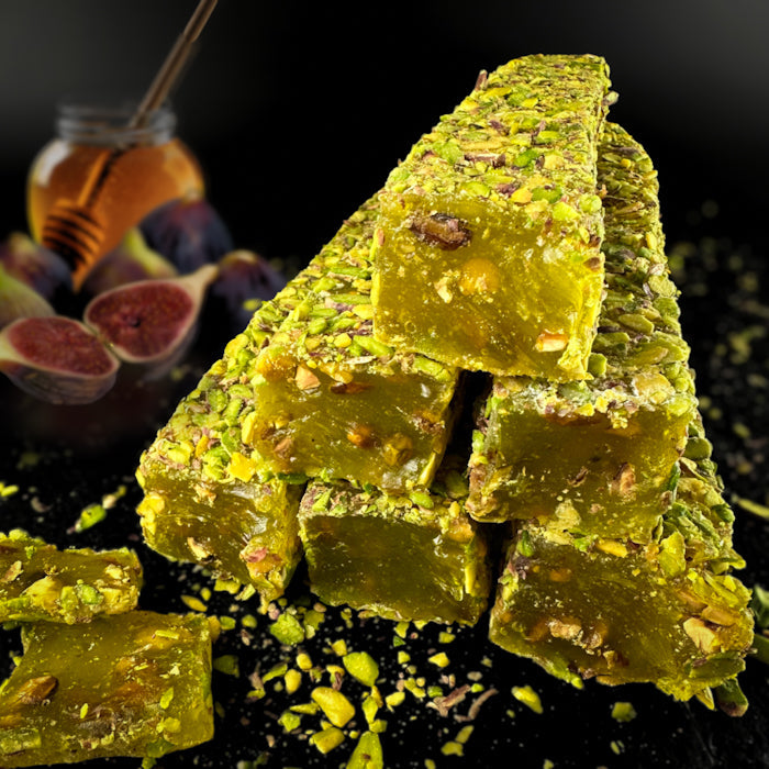 Medus vīģes lukums ar grieztām pistācijām