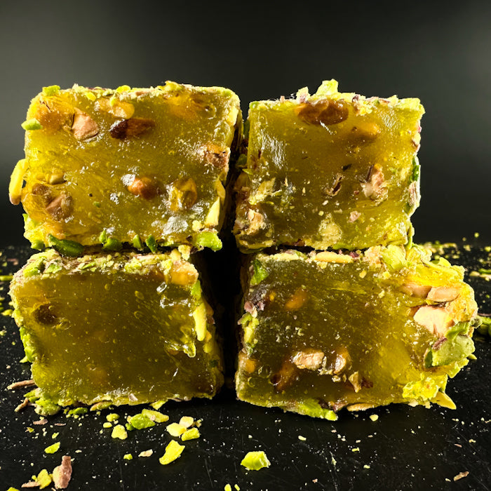 Medus vīģes lukums ar grieztām pistācijām