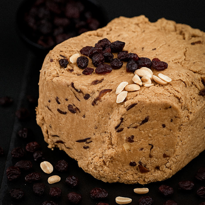 Halva - zemesriekstu ar dzērvenēm