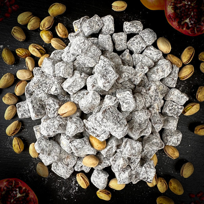 Granātābolu lukums ar dubultgrauzdētām pistācijām un zīdkoka sīrupu