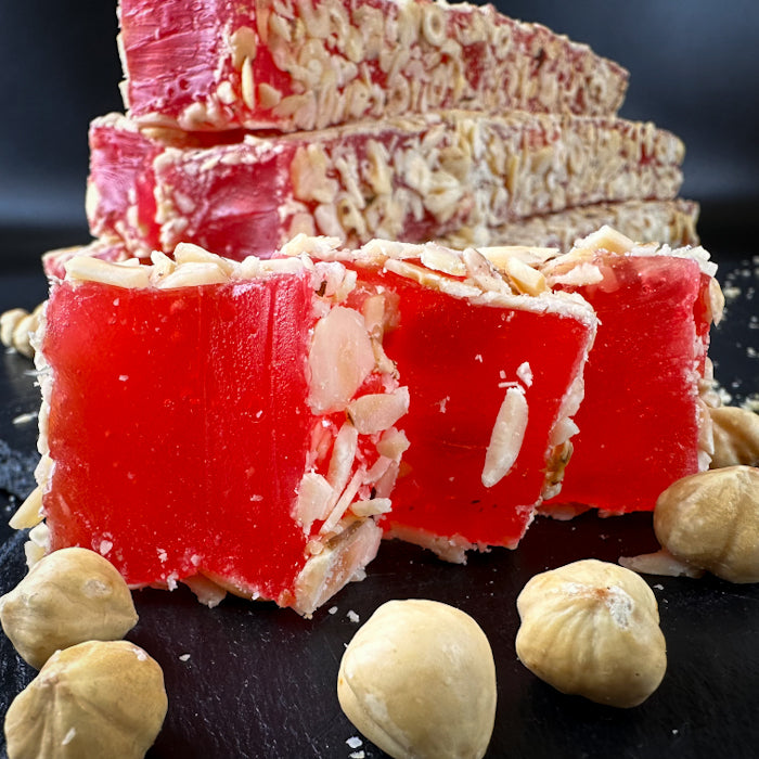 Sulīgs granātābolu lukums ar lazdu riekstiem