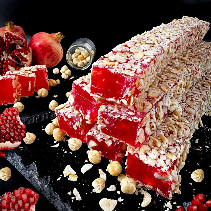 Sulīgs granātābolu lukums ar lazdu riekstiem