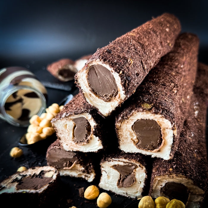 Piena-vaniļas lukums ar "nutella" krēmu, lazdu riekstiem un šokolādes skaidiņām