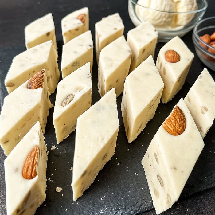 Šerbets ar saldējuma garšu un mandelēm