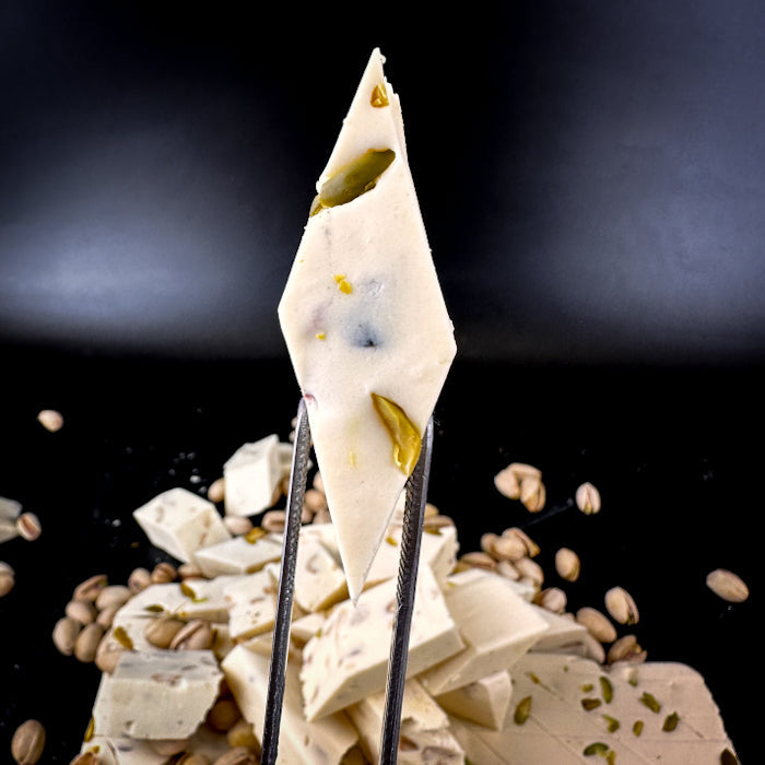 Šerbets ar plombīra garšu un pistācijām