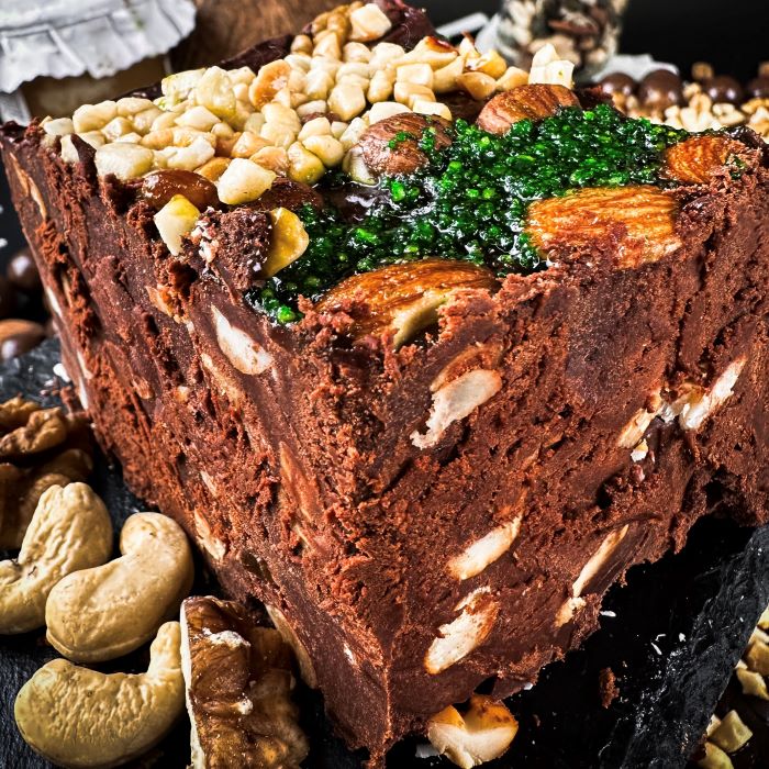 Šokolādes halva-šerbets ar riekstiem