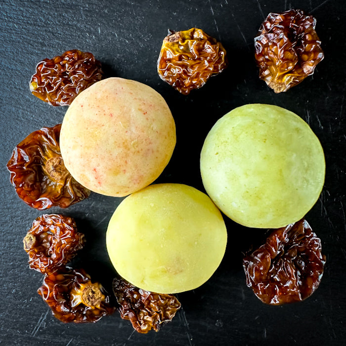 Žāvēts fizālis baltā šokolādē