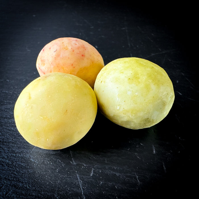 Žāvēts fizālis baltā šokolādē