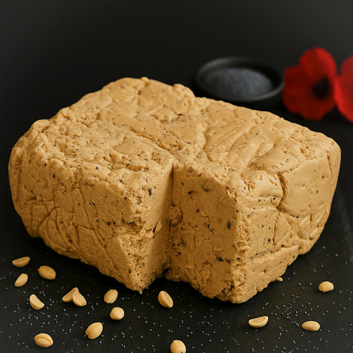 Halva zemesriekstu ar magonēm